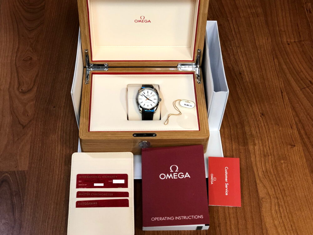 Omega Aqua Terra White150M Co‑Axial Master Chronometer 41mm Rubber Strap Box Papers Card 220.12.41.21.02.002