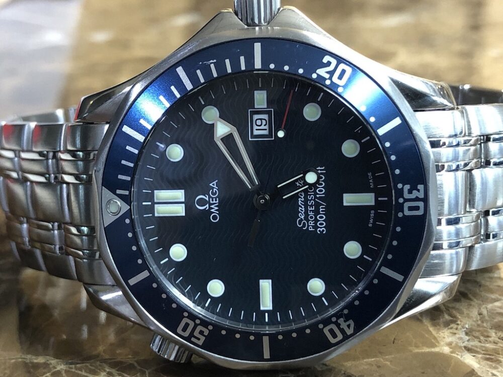 Omega Seamaster 300m Professional Diver Quartz 41mm Blue Wave 007 model 196.1523 Box Booklets