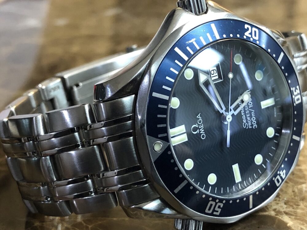 Omega Seamaster 300m Professional Diver Quartz 41mm Blue Wave 007 model 196.1523 Box Booklets