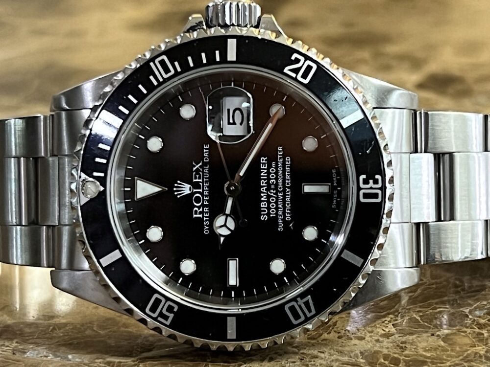 Rolex Submariner Date model 16610 Automatic 40mm Year 2001