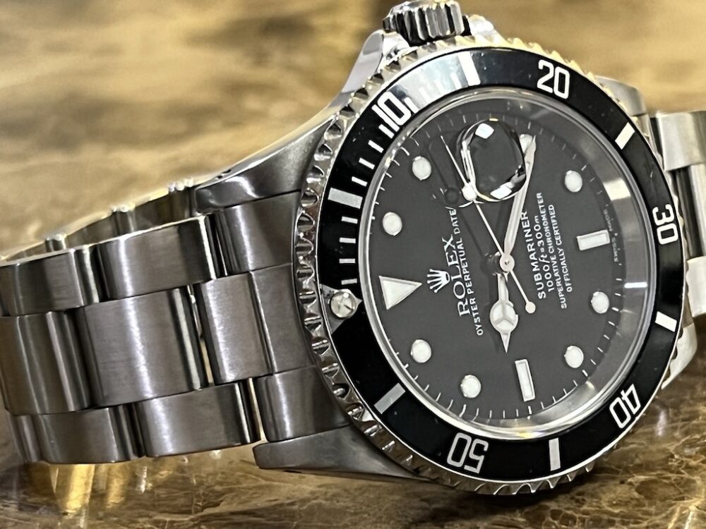 Rolex Submariner Date model 16610 Automatic 40mm Year 2001