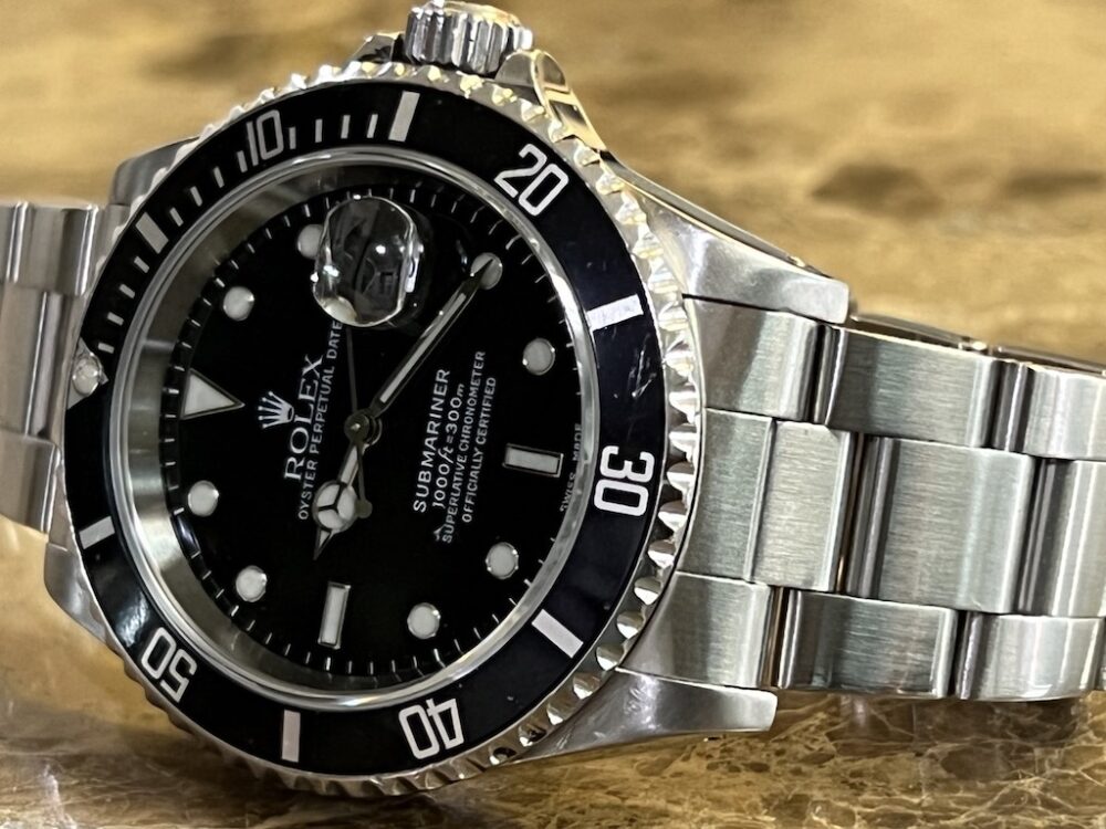 Rolex Submariner Date model 16610 Automatic 40mm Year 2001