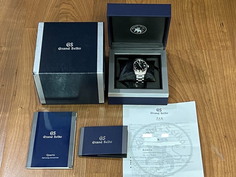 Grand Seiko Black Dial 40mm with Bracelet Quartz Box Papers SBGV223