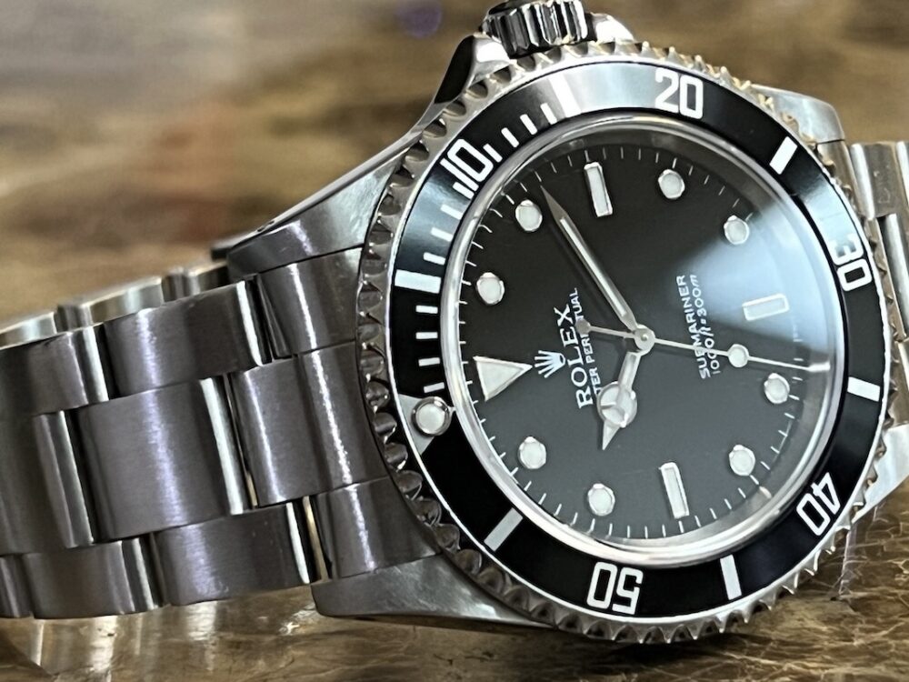 Rolex Submariner No Date Model 14060M Automatic 40mm Box Papers Year 2005