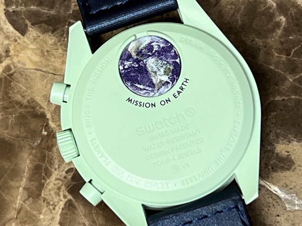 OMEGA X SWATCH MISSION ON EARTH Chronograph Green / Blue Quartz Box Papers Never Worn SO33G100