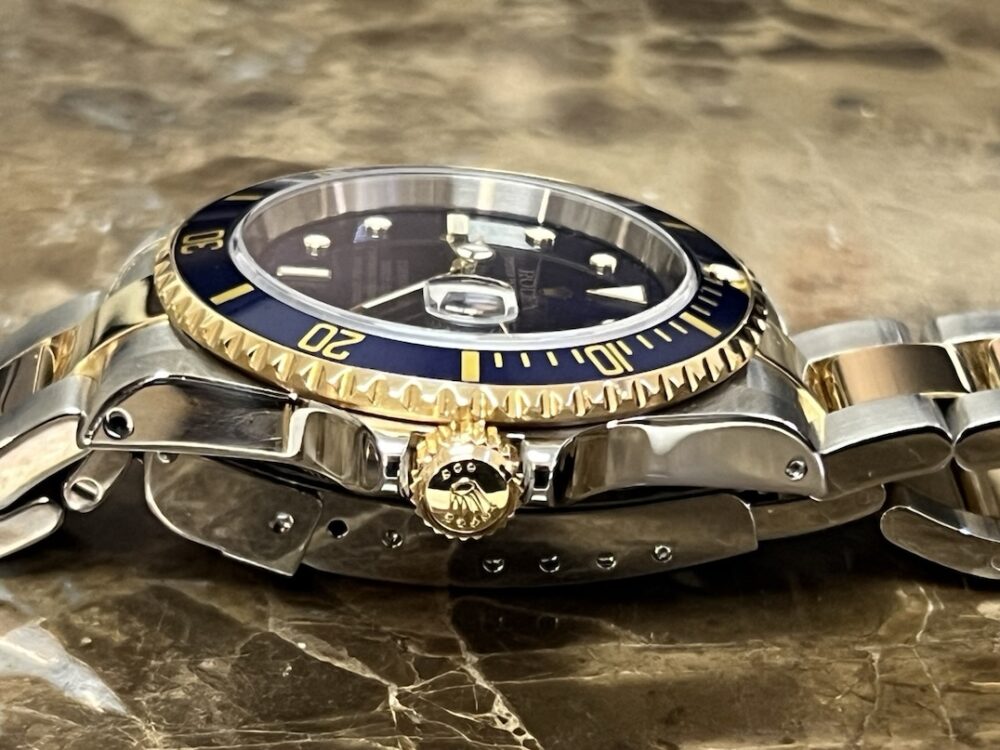 Rolex Submariner 18k Gold / Steel 40mm Automatic with Blue Dial Blue Bezel 16613 Box Papers MINT