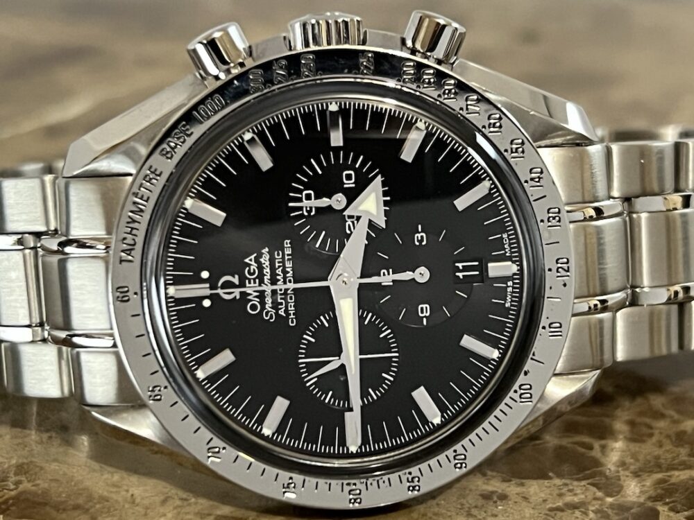 Omega Speedmaster Broad Arrow SPEEDY 42mm Automatic Caliber 3303 Saphire 3551.50 Just serviced by Omega