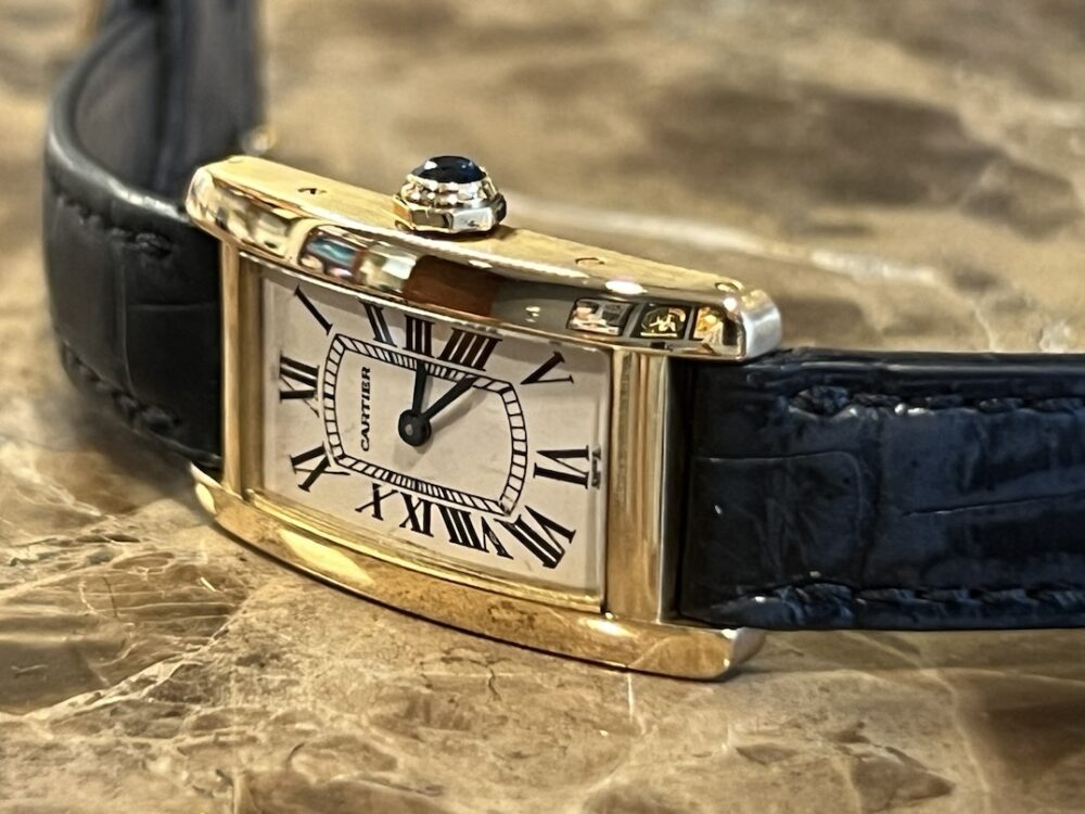 CARTIER TANK AMERICAN solid 18k Yellow Gold 19mm x 34.5mm Quartz model 1710 with service pouch