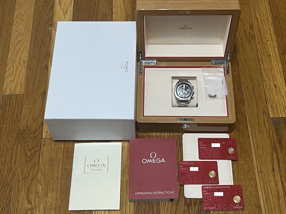 Omega Speedmaster Moonphase Automatic 44.25mm box papers cards 304.30.44.52.01.001