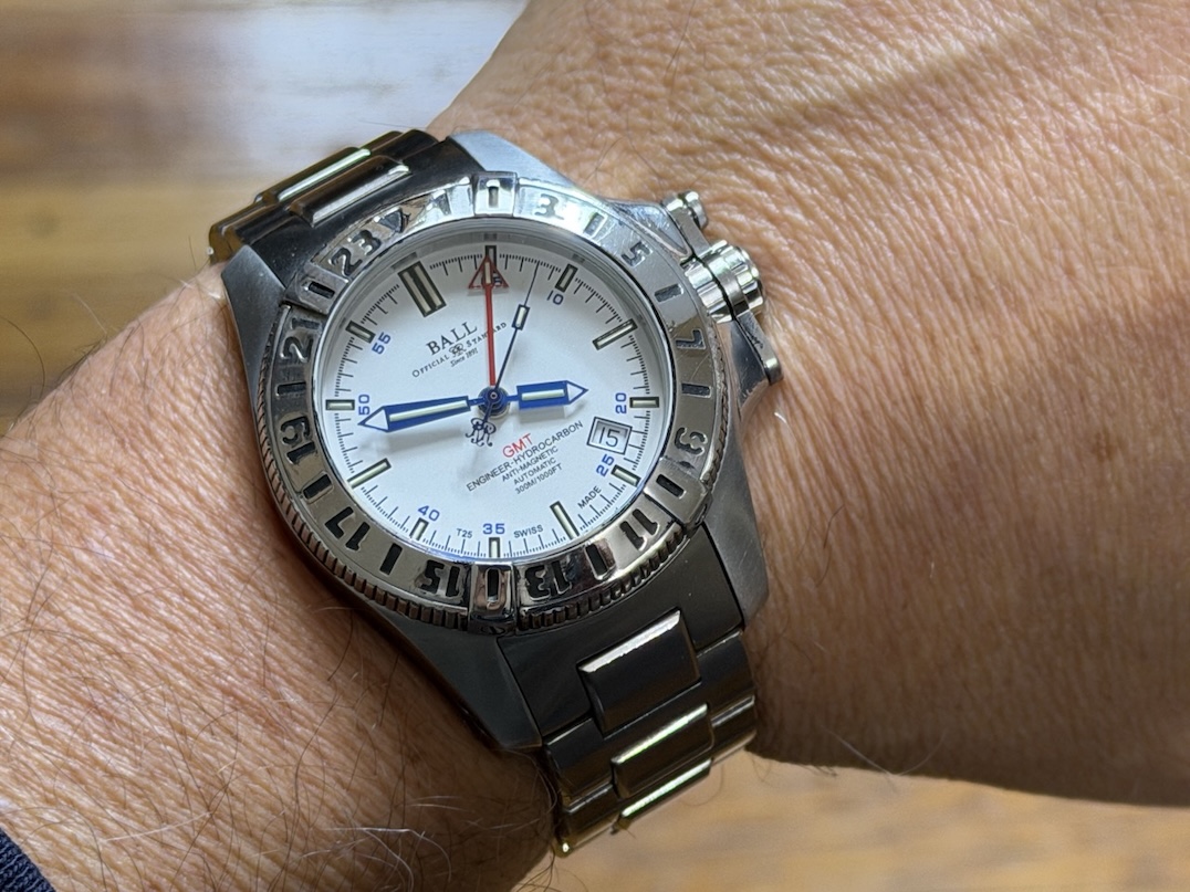 BALL Hydrocarbon GMT 40mm Automatic White Dial with 3h Glass Tubes DG1016A-SJ-WH