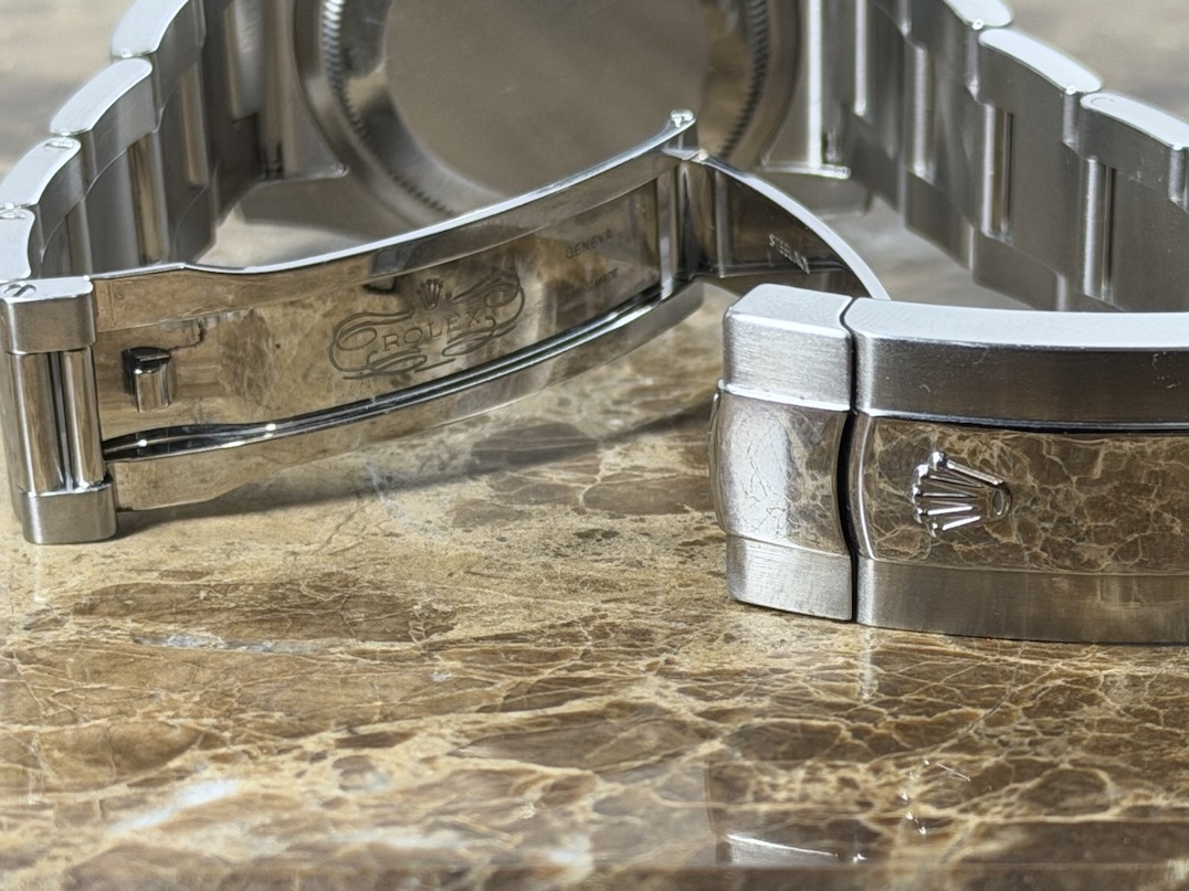 Rolex Datejust 36 Mens Automatic Black Dial with Roulette Date Wheel model 116200