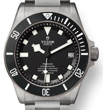 Tudor Pelagos Black Dial Titanium 42mm Automatic 500M 25600TN Box papers warranty card