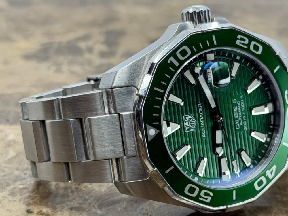 Tag Heuer Aquaracer Caliber 5 Green Dial Bezel Hulk 300M / 1000ft