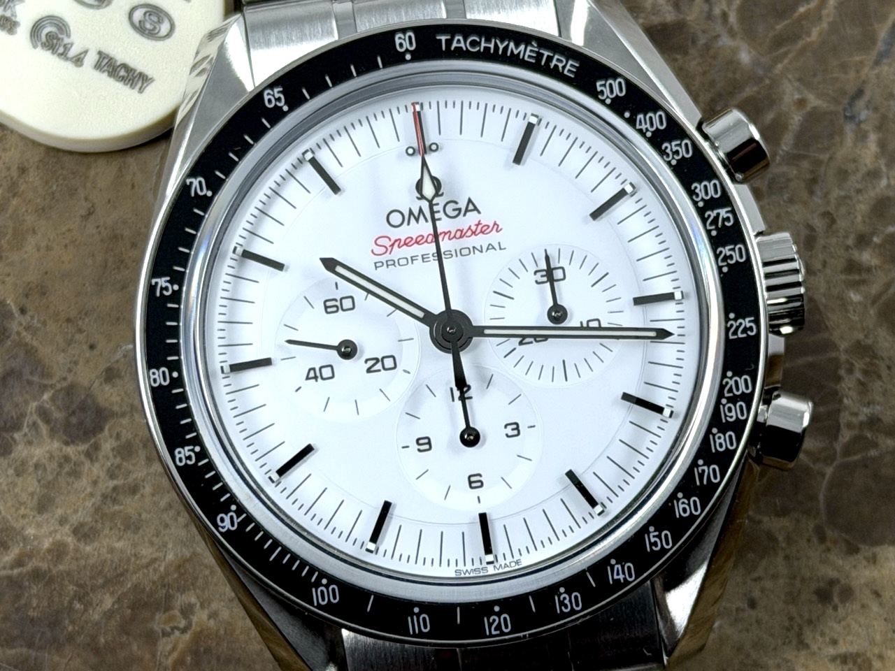 Omega Speedmaster White Dial MOONWATCH PROFESSIONAL 42mm 310.30.40.50.04.001 Box Papers Cards