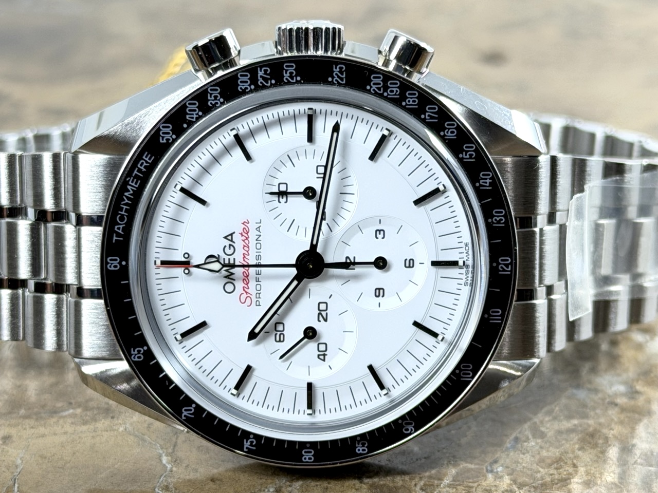 Omega Speedmaster White Dial MOONWATCH PROFESSIONAL 42mm 310.30.40.50.04.001 Box Papers Cards
