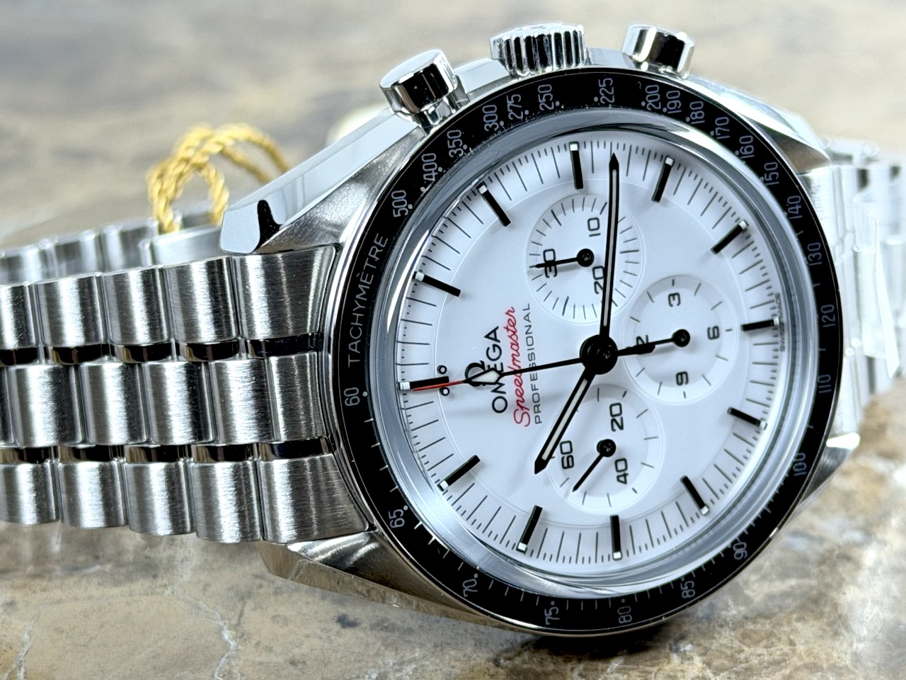 Omega Speedmaster White Dial MOONWATCH PROFESSIONAL 42mm 310.30.40.50.04.001 Box Papers Cards