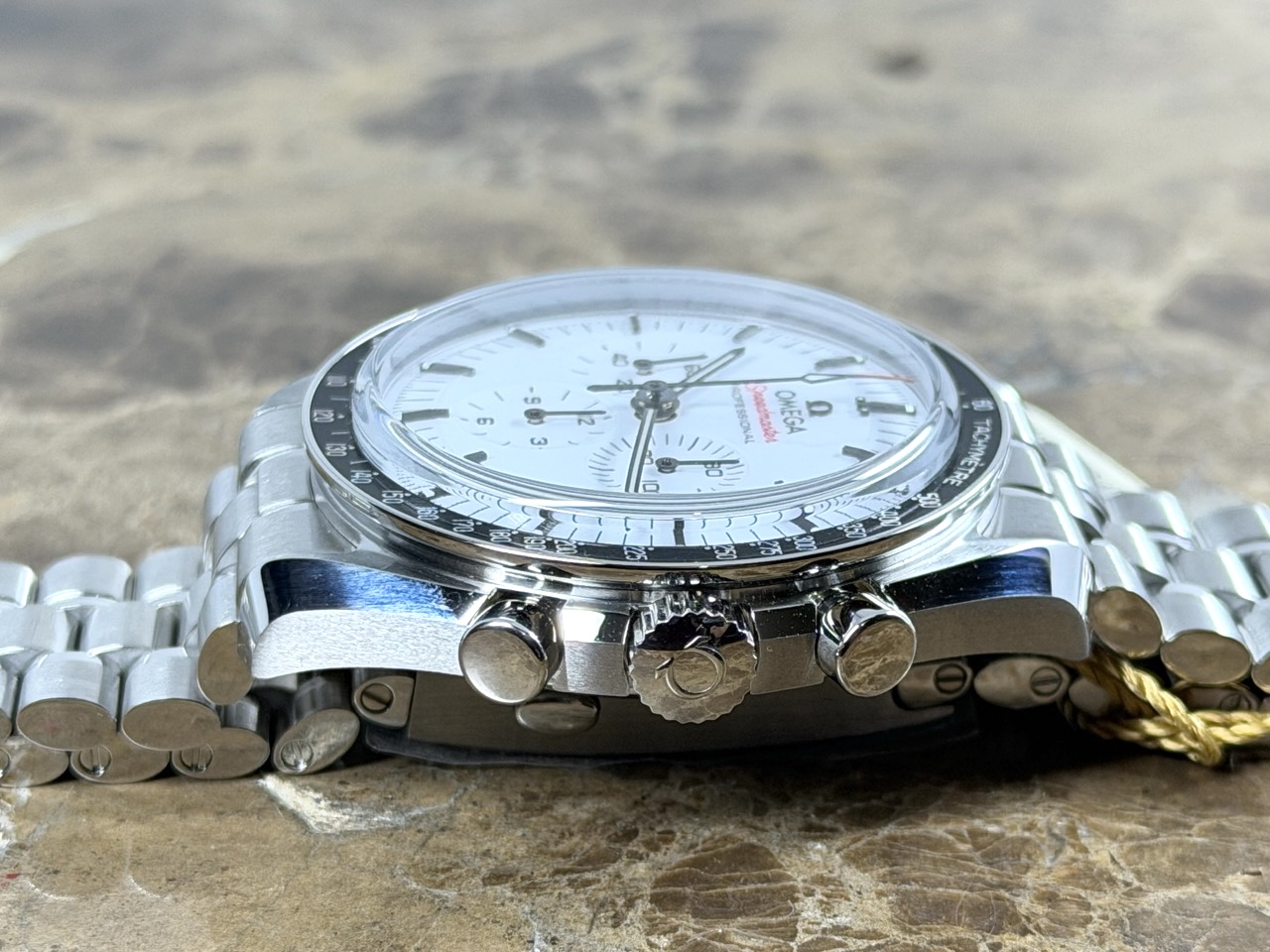Omega Speedmaster White Dial MOONWATCH PROFESSIONAL 42mm 310.30.40.50.04.001 Box Papers Cards