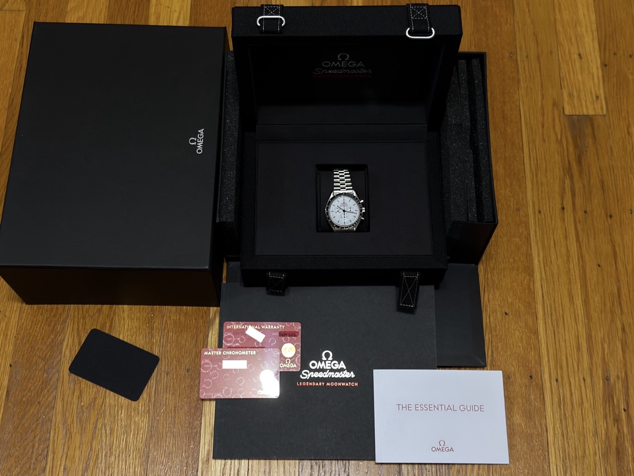 Omega Speedmaster White Dial MOONWATCH PROFESSIONAL 42mm 310.30.40.50.04.001 Box Papers Cards