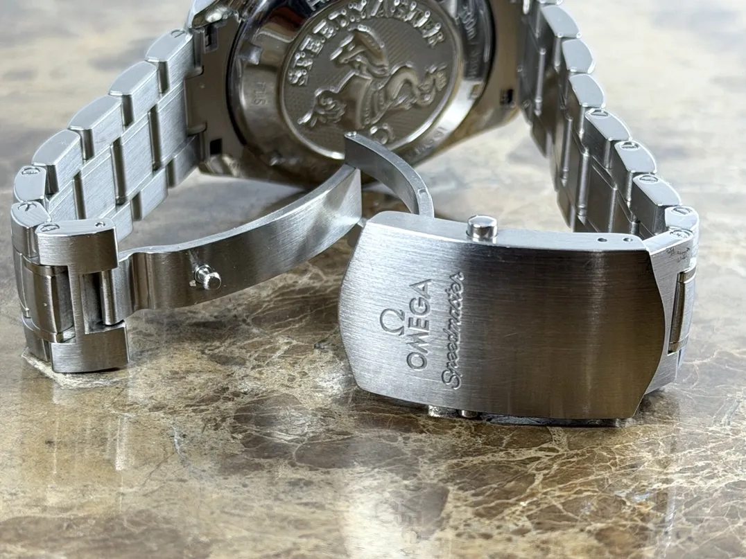 OMEGA Speedmaster RACING CHRONOGRAPH Reverse Panda Dial 40mm Automatic with Box Papers 326.30.40.50.01.002